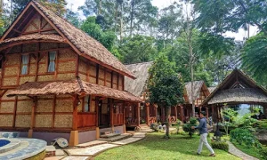 5 Rekomendasi Tempat Staycation Di Bandung, Terbaru 2024